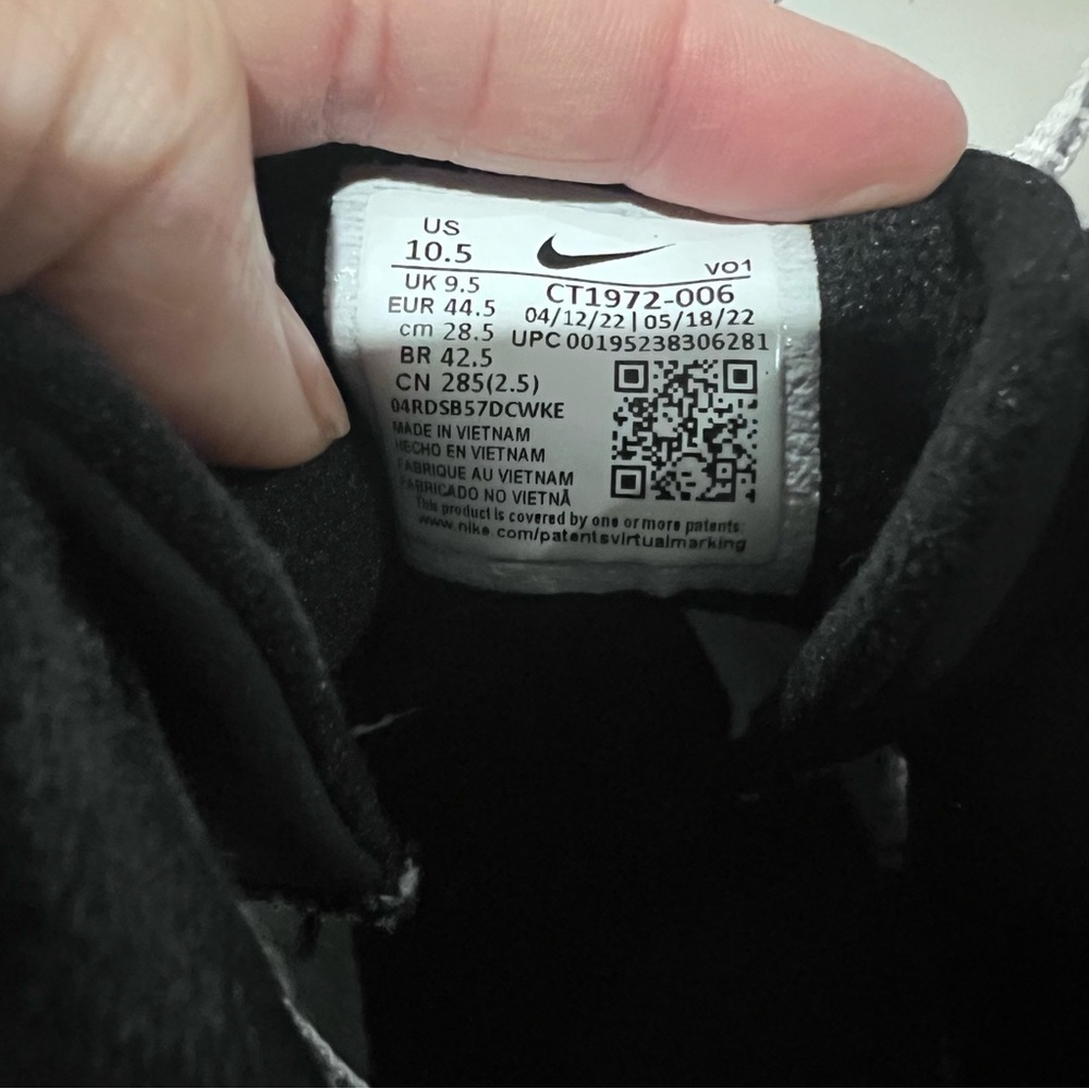 Nike Men’s Kyrie Flytrap 4 CT1972-006 Gray Basketball Shoes Sneakers Size 10.5 - Picture 9 of 9